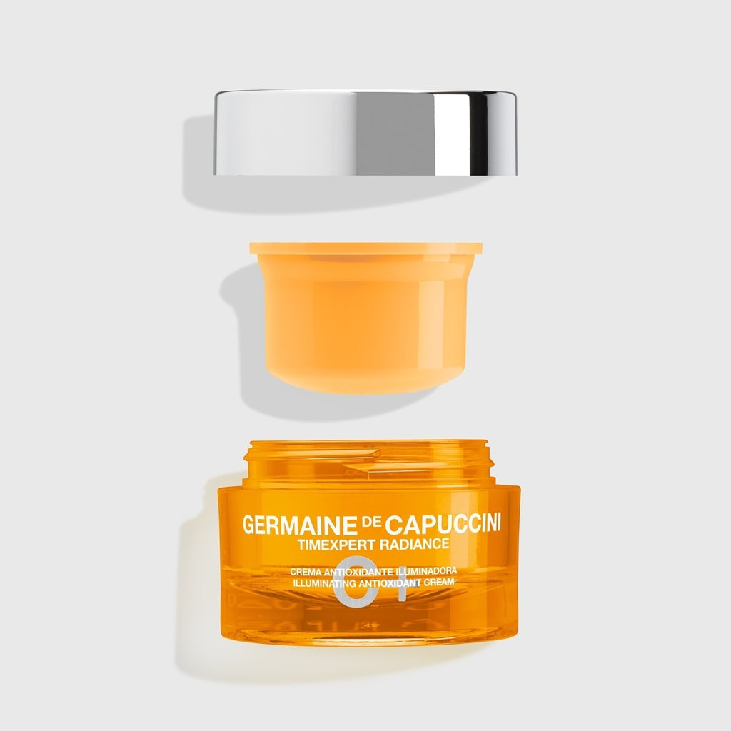 Detalle envase eco refill crema iluminadora antioxidante Germaine de Capuccini — foco en el packaging. Tulsi, Uruguay.