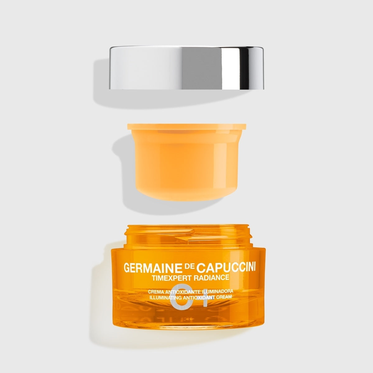 Detalle envase eco refill crema iluminadora antioxidante Germaine de Capuccini — foco en el packaging. Tulsi, Uruguay.