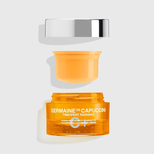 Detalle envase eco refill crema iluminadora antioxidante Germaine de Capuccini — foco en el packaging. Tulsi, Uruguay.